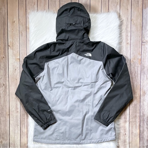 The North Face Women’s Resolve Plus Rain Jacket - Picture 5 of 8
